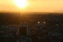 Blick vom Fernsehturm auf den Reichstag.Links ist der Funkturm zu erkennen.Aufgenommen am Abend des 11.03.08.