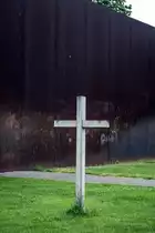 Kreuz im Mauerpark an der Bernauer Stra�e in Berlin. Aufnahme: 8. Juni 2019.