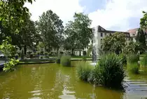 Freiburg, kleine Parkanlage im Universit�tsklinikum, Juni 2019