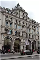 London. Im Regent House in der Regent Street befindet sich ein Apple Store. 08.06.2019