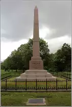 London. Dieser in den Kensington Gardens stehende Obelisk ist John Hanning Speke gewidmet, der am 03.08.1858 auf einer Expedition durch Ostafrika den Viktoriasee f�r die Europ�er entdeckte. 11.06.2019