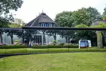 Spiegelung am Museum Kunst der Westk�ste in Alkersum auf der Insel F�hr. Aufnahme: 3. Juli 2019.