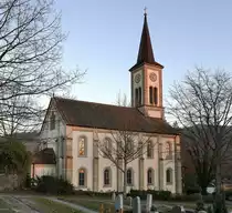 Laufen im Markgr�flerland, die evangelische St.Johanniskirche, gebaut nach den Pl�nen des Badischen Baudirektors H.H�nsch, eingeweiht 1856, Feb.2019