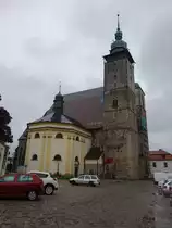 Jihlava, Pfarrkirche St. Jakob, gotische dreischiffige Hallenkirche mit zwei T�rmen, erbaut ab 1243 (28.05.2019)
