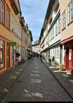 Blick auf die sehenswerten Fachwerkh�user auf der Kr�merbr�cke in Erfurt, die kleine Gesch�fte oder auch Caf�s beherbergen.
[3.6.2019 | 12:25 Uhr]