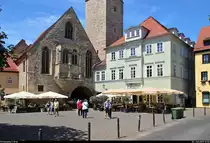Auf dem Wenigemarkt in Erfurt befindet sich unmittelbar neben dem Restaurant  Faustus  die �gidienkirche, die an die Kr�merbr�cke angrenzt und deren Turm in der Bildmitte ebenfalls angedeutet ist.
[3.6.2019 | 12:52 Uhr]