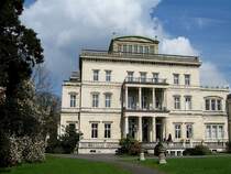 Villa H�gel, Gartenseite (8. April 2008). Umfangreiche Informationen zu diesem  Schloss  der Krupp-Dynastie gibt es z.B. unter http://de.wikipedia.org/wiki/Villa_H�gel