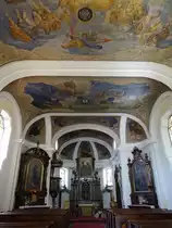 Dobris/ Doberschisch, Innenraum der Kirche hl. Dreifaltigkeit, Hochaltarbild vom Malers Josef Hellich, Deckengem�lde von Jaroslav Filip  (01.06.2019)