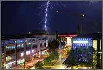 Ein n�chtliches Gewitter entl�dt sich am 19.06.2019 �ber dem Stadtzentrum von Magdeburg. 