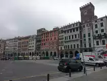 Genua, historische Geb�ude an der Piazza Caricamento (15.06.2019)