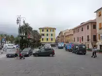 Sestri Levante, H�user an der Piazza Giacomo Matteotti (15.06.2019)