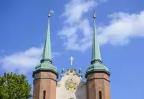 Der Dom zu Oliwa (polnisch: Kości�ł pod wezwaniem Tr�jcy Świętej, Najświętszej Maryi Panny i Świętego Bernarda) (Kirche zur heiligen Dreifaltigkeit, heiligsten Jungfrau Maria und zum Heiligen Bernhard von Clairvaux) im Danziger Stadtteil Oliwa.
Aufnahme: 14. August 2019.
