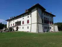 Carmignano, Villa Medici von Artimino, erbaut ab 1594 nach Pl�nen von Baumeister Bernardo Buontalenti f�r Gro�herzog Ferdinando I. (16.06.2019)