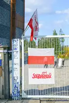 Flaggen der Polnischen Gewerkschaft Solidarność am Europ�isches Zentrum der Solidarność in Danzig (Gdańsk). Aufnahme: 15. August 2019.