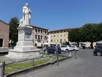 Certaldo, Denkmal f�r Giovanni Boccacchio an der Via Roma (17.06.2019)