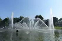 Hamburg am 30.7.2019: Wasserspiele ohne Musik und Farbe im Park Planten un Blomen  /