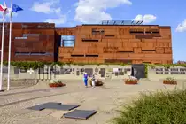 Danzig / Gdansk. Europejskie Centrum Solidarności ist die im Herbst 2007 vom Gewerkschaftsbund NSZZ Solidarność und dem polnischen Kulturministerium in Danzig ins Leben gerufene Einheit aus einem Museum �ber die Gewerkschaft, ihrem Zentralarchiv, einer Multimedia-Bibliothek sowie einem Bildungszentrum. Aufnahme: 14. August 2019.