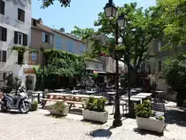 Saint-Florent, H�user am Platz Route Gal Gentilli (19.06.2019)