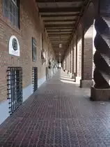 Szeged, Arkadengang am Domplatz, heute nationale Gedenkhalle f�r bedeutende Pers�nlichkeiten der ungarischen Geschichte und Kultur (24.08.2019)