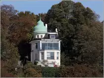 Hamburg. Sch�ne Villa an der Elbchaussee mit Aussicht auf die Elbe. 07.10.2019