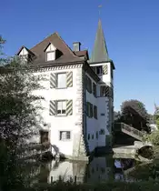 Schliengen im Markgr�flerland, Seitenansicht vom Wasserschlo� Entenstein von Osten, Okt.2019