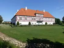 Hundslund, Herrensitz Aakaer, dreifl�geliger Herrensitz aus Fachwerk, erbaut im 17. Jahrhundert (24.07.2019)