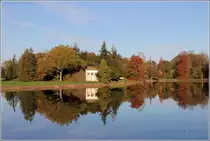 Oranienbaum-W�rlitz. Blick �ber den W�rlitzer See zum Nymphaeum. Der Park geh�rt zur UNESCO-Welterbest�tte Dessau-W�rlitzer-Gartenreich. 20.10.2019