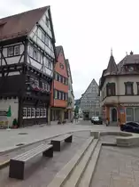 Gro�bottwar, Fachwerkh�user und Stadtsch�nke von 1434 am Marktplatz (24.06.2018)