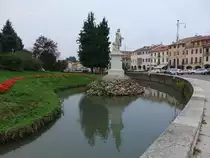 Castelfranco Veneto, Giorgione Statue an der Piazza Giorgione (18.09.2019)