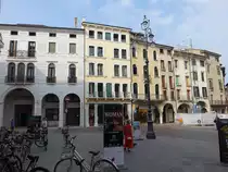Treviso, H�userzeile an der Piazza dei Signori (18.09.2019)