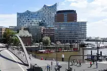 HAMBURG, 29.06.2018, Blick vom U-Bahnhof Baumwall zur Elbphilharmonie
