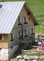 Die Scheidwangalpe hinter Gunzesried-S�ge ist nur �ber eine Privatstra�e erreichbar; f�r Motorfahrzeuge wird eine Mautgeb�hr f�llig (Landkreis Oberallg�u - August 2005)