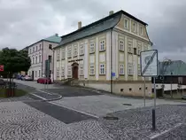 Novy Bor / Haida, Glasmuseum am Platz Namesti Miru, erbaut 1804 durch den Glash�ndler Johann Christoph Socher  (27.09.2019)