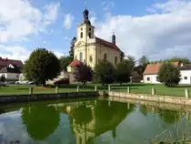 Veli� u Jič�na / Welisch, Pfarrkirche St. Wenzel, erbaut im 18. Jahrhundert (28.09.2019)