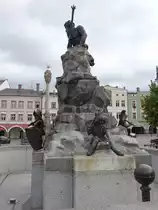 Trutnov / Trautenau, R�bezahl Brunnen von 1892 am Marktplatz (29.09.2019)