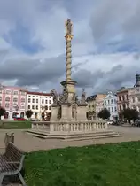 Broumov / Braunau, Pests�ule mit Statue der Jungfrau Maria am Hauptplatz Namesti Mirove (29.09.2019)