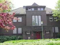 Das heutige VHS Geb�ude Gladbeck war fr�her einmal das Wohnhaus der Oberb�rgermeister (Kreis Recklinghausen, NRW - Mai 2006)