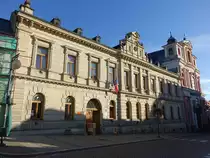 Kutna Hora / Kuttenberg, Stadtbibliothek und St. Johannes Kirche in der Husova Stra�e (30.09.2019)