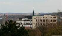 M�lheim an der Ruhr - Blick auf das Evangelische Krankenhaus. Dahinter ist der Turm der Petri-Kirche, sowie der KWU-Rundbau (ehemals Kraftwerk Union AG jetzt Siemens AG und Teil des Technoparks) zu sehen.