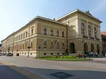 Szentes, Komitatshaus, erbaut bis 1883 durch Endre Makai (24.08.2019)