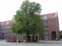 Der Westfl�gel vom Neuen Rathaus Gladbeck (Kreis Recklinghausen - Oktober 2006)