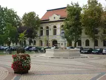Szarvas, Rathaus und Ceres Denkmal am Hauptplatz F� Ter (26.08.2019)
