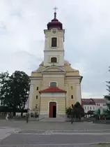 Rimavska Sobota / Gro�steffelsdorf, Pfarrkirche St. Johannes, sp�tbarock erbaut von 1774 bis 1790 (27.08.2019)
