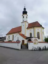 Unholzing, Pfarrkirche St. Quirin, erbaut von 1735 bis 1740 (23.04.2017)