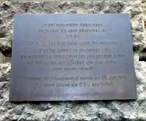 Bronzetafel am Haus Platanenallee 11 in Berlin-Charlottenburg, OT Westend. Hier wurde am 26. Juni 1945 die CDU gegr�ndet. Foto: 2019