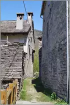 Die  Bahnhofstrasse  von Verigo (Valle Vigezzo). 15. April 2014