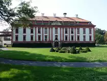 Kunin / Kunewald, Schloss, erbaut von 1726 bis 1734 nach Pl�nen des Wiener Architekten Johann Lucas von Hildebrandt (31.08.2019)