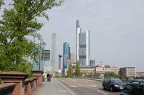 von der Deutschherrenbr�cke aus gesehen - Mainhattan