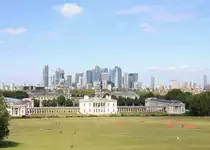 Queen’s House, dahinter Royal Naval College und die Wolkenkratzer von Canary Wharf am 08.08.2019. 