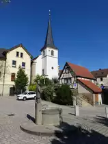 Hambach, katholische Kuratiekirche Mari� Geburt, Chorturmkirche, Kirchturm erbaut um 1600, Langhaus von 1734 (28.05.2017)